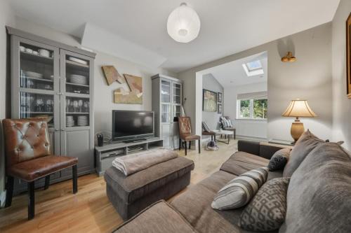 Kenley Apartment | Joel's 3 bedroom House in South London