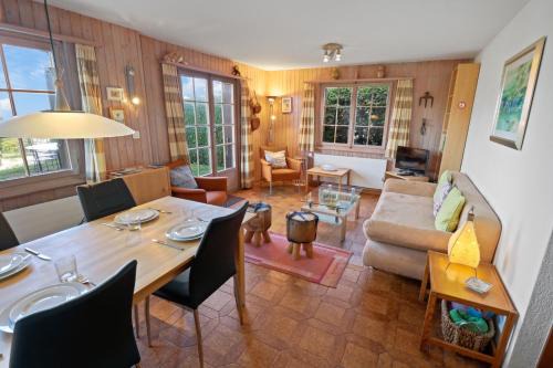Saint-Pierre-de-Clages Apartment | Joli appartement proche du centre