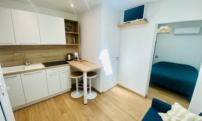 Biscarrosse Plage Apartment | Joli Appartement Type Suite Hôtel entièrement renovée en centre-ville, proche Plage (215)