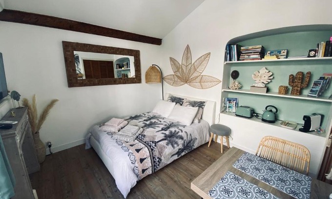 Carqueiranne Apartment | Jolie studio climatisé avec parking et proche de la mer