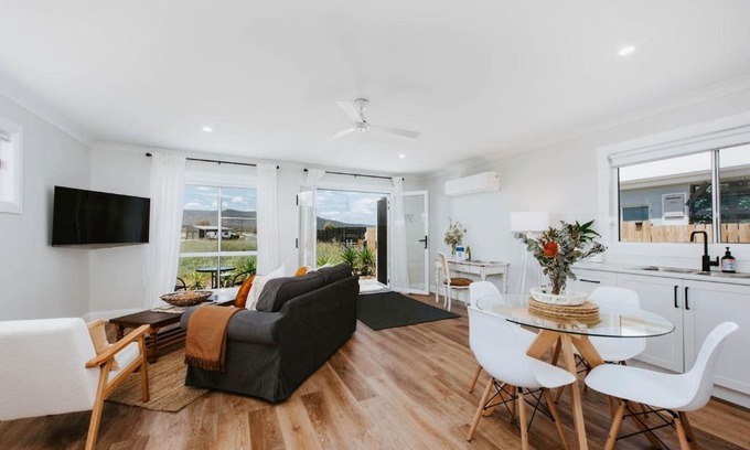 Bombira House | Joseph's Place - A Restful Retreat for Two