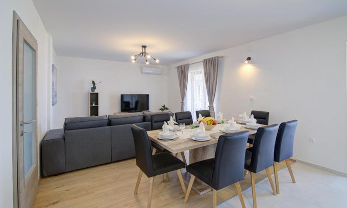 Senj Apartment | Josipa & Jelena Apartment