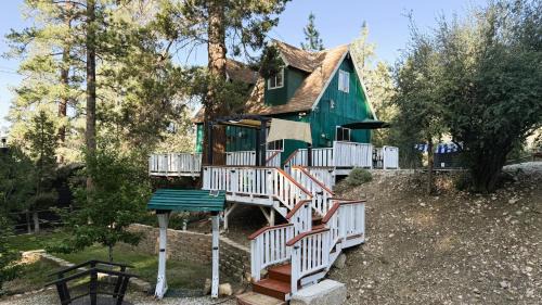 Big Bear City House | Juniper's Cottage - Secluded hideaway with a large fenced yard giving the feeling of privacy!