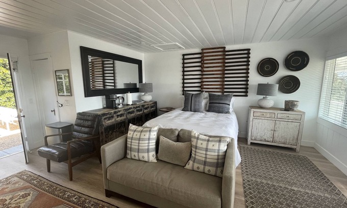 Summerland Apartment | Just steps to shopping and dining in Summerland, CA, sleeps 2, ocean view