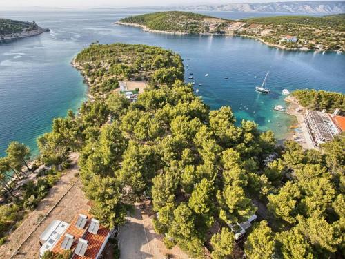 Hvar Other | Kamp Vira Pitches