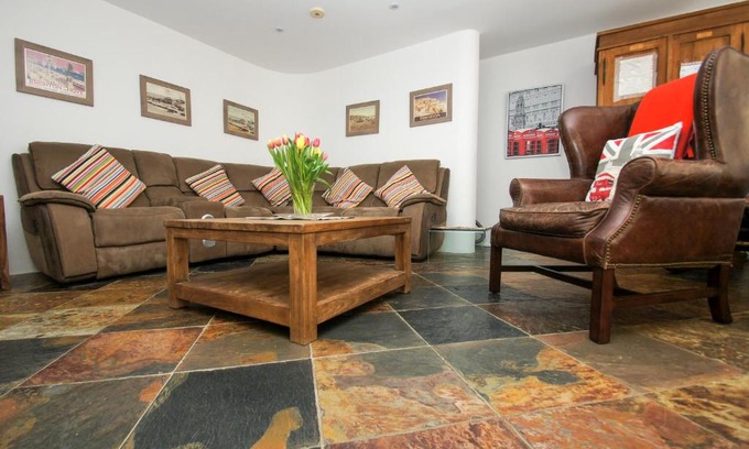 Kemptown House | Kemp Town Mews - Parking - by Brighton Holiday Lets
