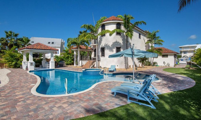 Marathon House | Key Quest