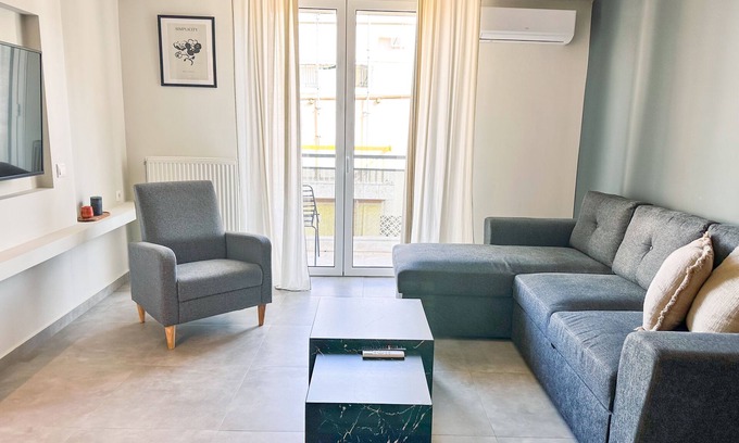 Petralona Apartment | Kia's Place - A Charming 2 Bedroom Apartment In Athens Center