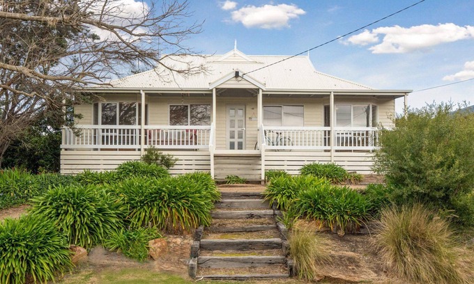 Rye House | Killarney Coastal Cottage