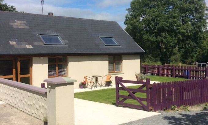Killarney Cottage | Killarney Saoirse Cottage Sleeps 2 & pet Friendly
