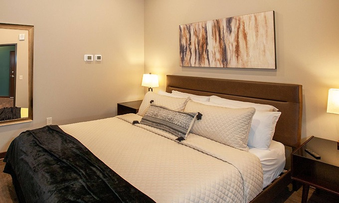 Downtown - Waterfront Apartment | King Hotel Suite - Downtown Duluth, MN