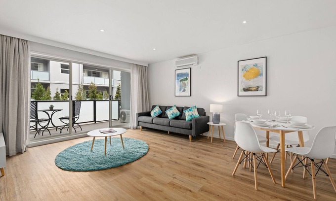 Burwood Apartment | King One Bedroom Executive Apartment