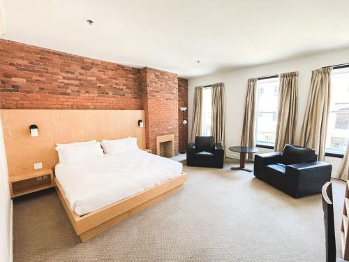 Downtown St. John's House | King Room at The Franklin Hotel on Water Street