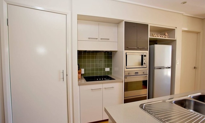 Agnes Water Apartment | Kingfisher - Three-Bedroom Beachside Escape in Agnes Water, with Heated Communal Pool