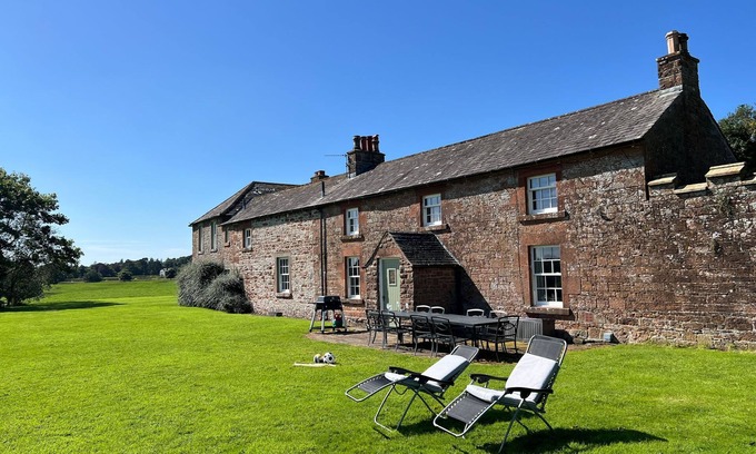Carlisle House | Kirk House Longtown - a cottage that sleeps 13 guests in 7 bedrooms