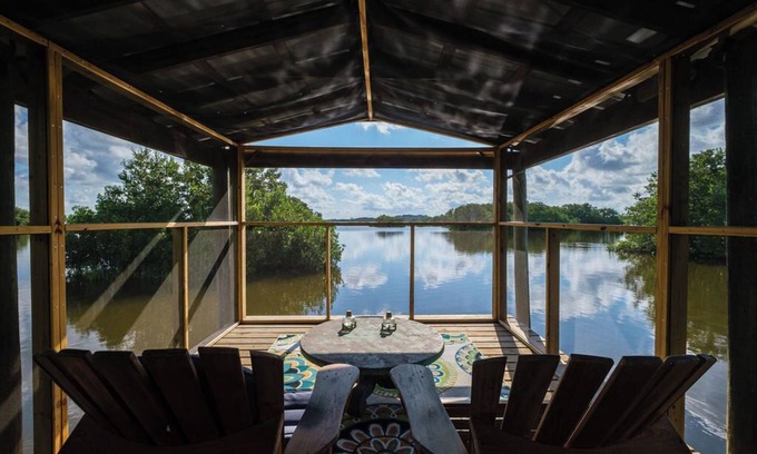 Cedar Key House | Kiss Me Kottage- Private Waterfront Home!