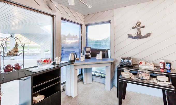Mackinaw City Hotel | Knights Inn Mackinaw City