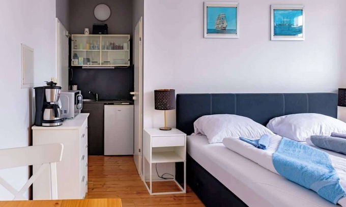 Warnemuende Apartment | Kombüse Summary: Enjo
