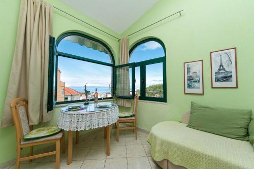 Bidol Apartment | Komfortable Ferienwohnung Mit Balkon