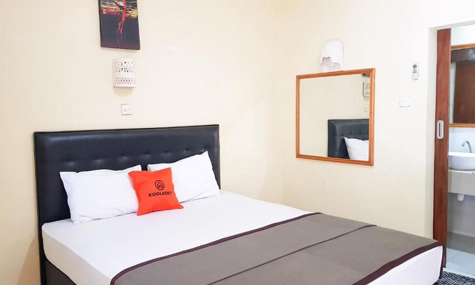 Downtown Kuta Hotel | KoolKost at Poppies Lane Street - Minimum stay 30 nights