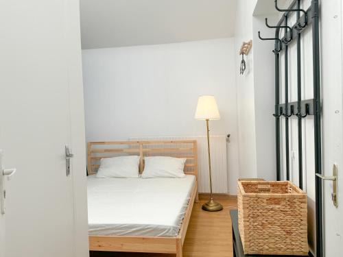 Bagnolet Hostel | Korean Style Minbak C'est la Vie PARIS