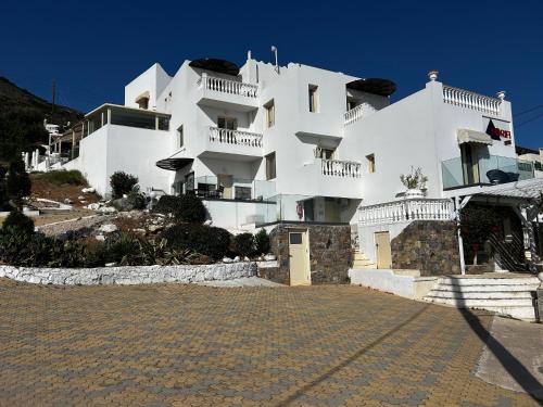 Piskopiano Hotel | Korifi Suites - JR Villas Adults Only
