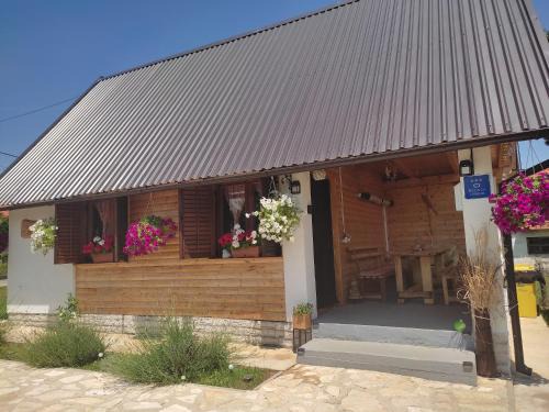 Gospic House | Kuća za odmor Antonija