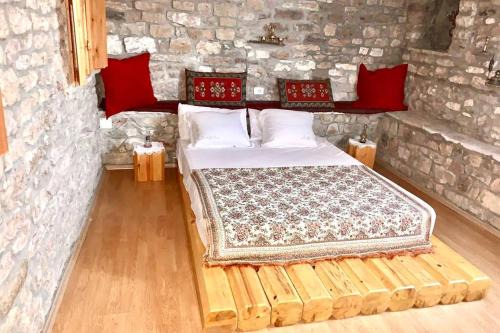 Gjirokaster House | Kubeja Guest House