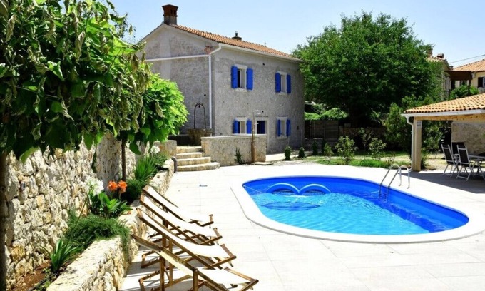 Gabonjin Villa | Kuca Ive by Villas Guide