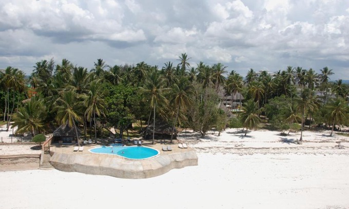 Galu Beach House | Kusini Beach Cottages