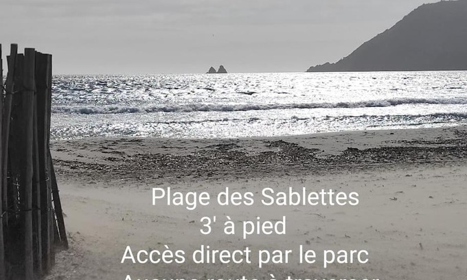 Les Sablettes Apartment | L'antre de MER "Les pieds dans l'eau" - Vue mer - CLIM - Embarcadère - Plage de sable et restaurants à pied - Arrivée autonome dès 17H - Codes sur messagerie -