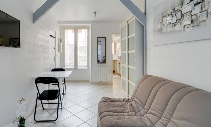 Arpajon Apartment | L'Arpajonnais 6 Cozy Hyper Center Terrace N20