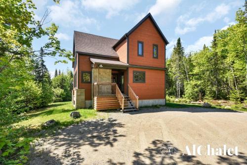 Petite-Riviere-Saint-Francois Ski Chalet | L'ascension- Chalet avec Spa