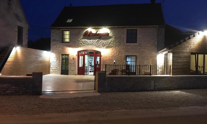 Corcelles-les-Arts Hotel | L'Aubergiste
