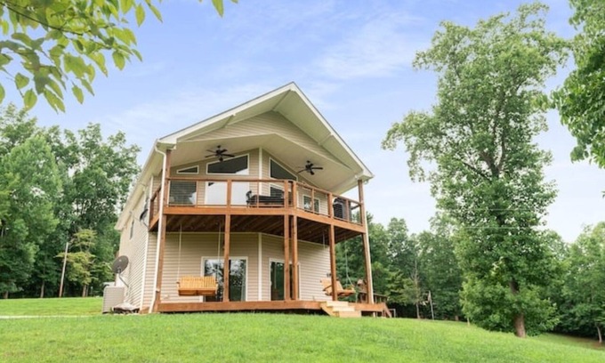 La Follette House | ππ
L&Dβs Lakeview retreat @ Norris π
π