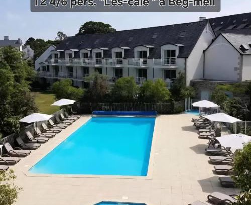 Fouesnant Apartment | L'ES-CALE DE BEG-MEIL AVEC PISCINE ET PLAGE Appartement avec 1 chambre et 1 alcôve