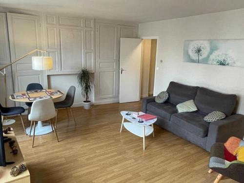 Chablis Apartment | L'eutopia au cœur de Chablis, parking gratuit