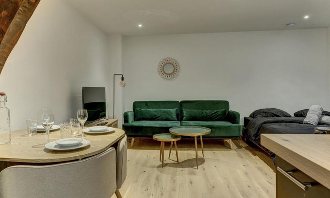 Saint-Louis Apartment | L'Orangerie Versailles