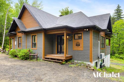 Petite-Riviere-Saint-Francois Ski Chalet | L'ours de Charlevoix - Chalet proche du Massif avec spa