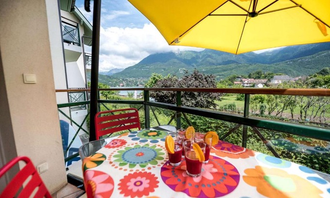 Duingt Apartment | La Carte Postale