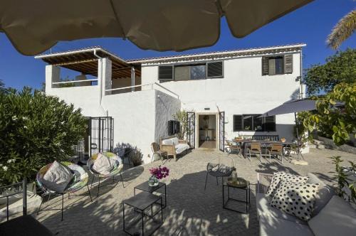 Apra House | La Casa de Casa Estréla