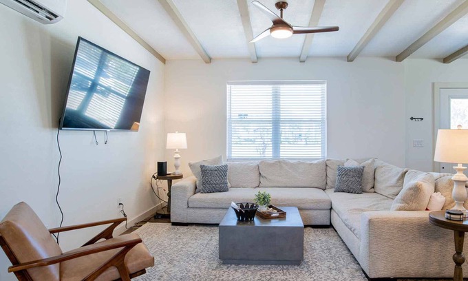 Villa Primera House | La Casa Deluna | Modern Home w/private pool, Steps from Beach!