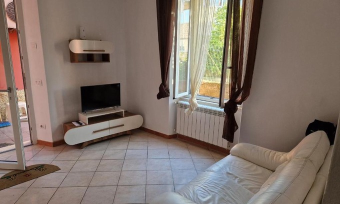 Sarzana Apartment | La Casa sull'argine