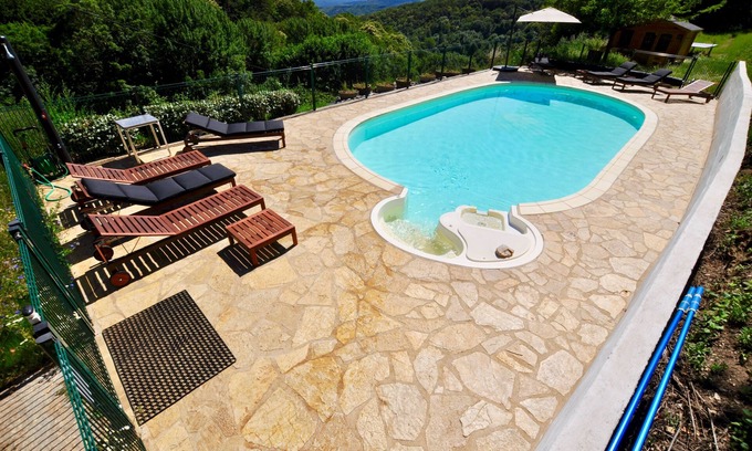 Riols Cottage | La Chataigne - Cosy gite with panoramic mountain views, immersed in beautiful nature