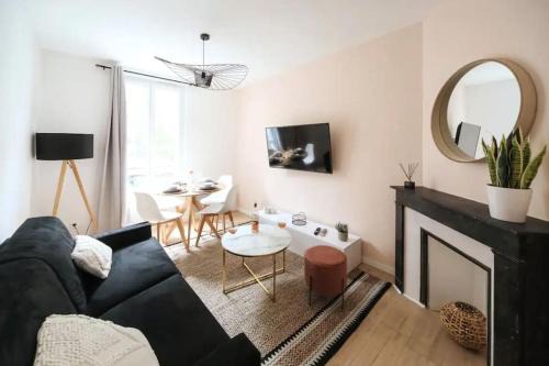 Anatole France Danton Apartment | La Chrysalide