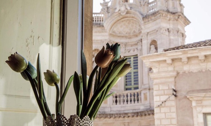 Catania City Centre Bed & Breakfast | La Collegiata Guest House