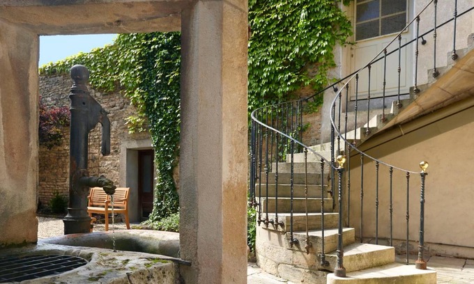 Beaune Hotel | La Cour de la Paix