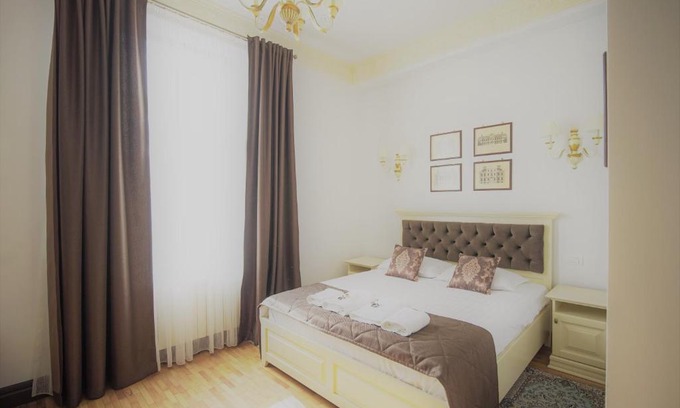 Piatra Neamt Hotel | La Curtea Domneasca