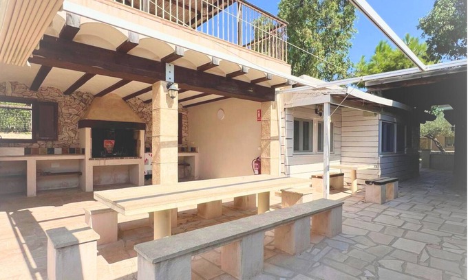 Costa Dorada House | La Font - Bungalow with private garden & pool by the sea