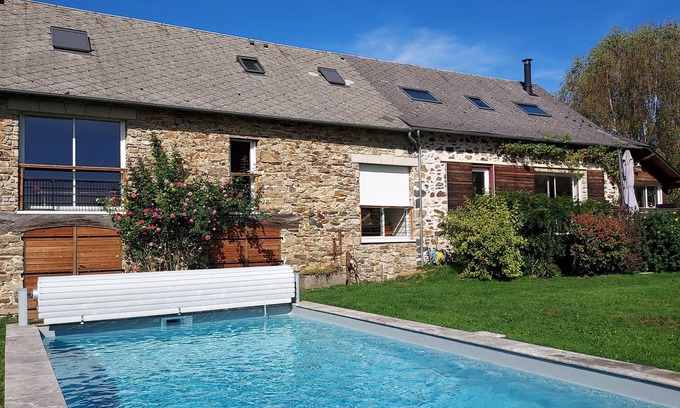 Condat-sur-Ganaveix House | La Grange de La Tuilerie, Gîte Tout Confort Avec Piscine, à 7 km d' Uzerche